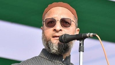 Our ancestors did jihad against British, yours penned love letters: Owaisi to Fadnavis