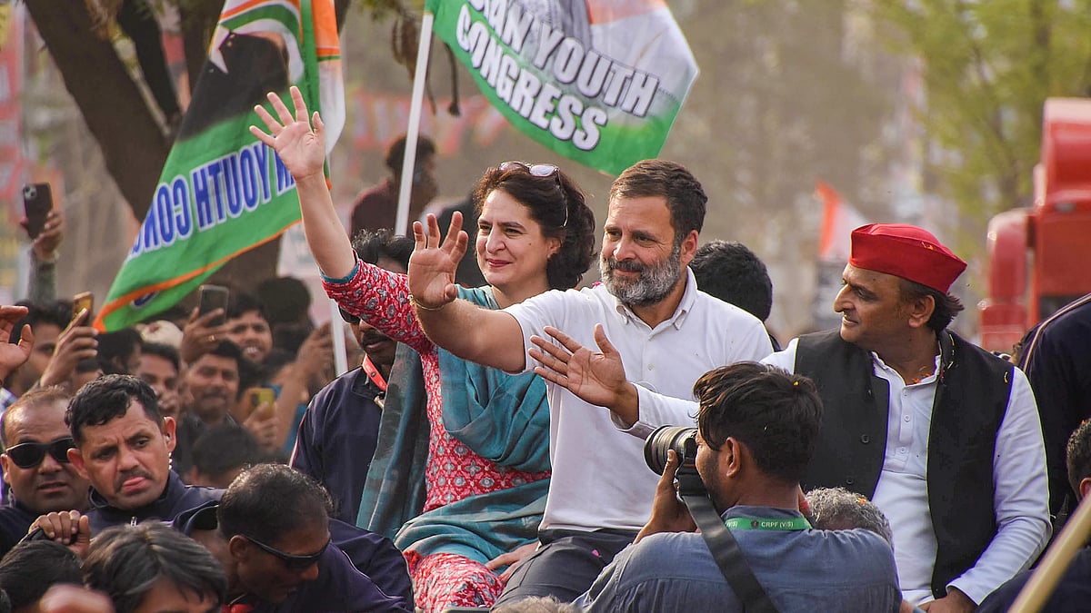 Akhilesh Yadav took part in Rahul Gandhi-led Bharat Jodo Nyay Yatra in UP's Agra (photo: PTI)