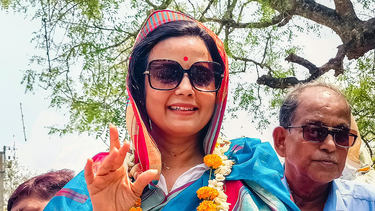 Mahua Moitra campaigns in Krishnanagar (photo: PTI)