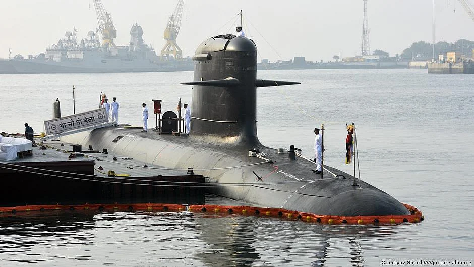 German and Indian companies signed a deal last year that envisions the possible building of six advanced stealth diesel-electric submarines. (photo: DW)