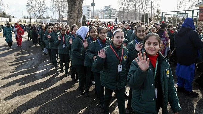Schoolchildren in Kashmir come back to school on 4 March after a 3-month winter break (photo courtesy @UlfatMria365/X)