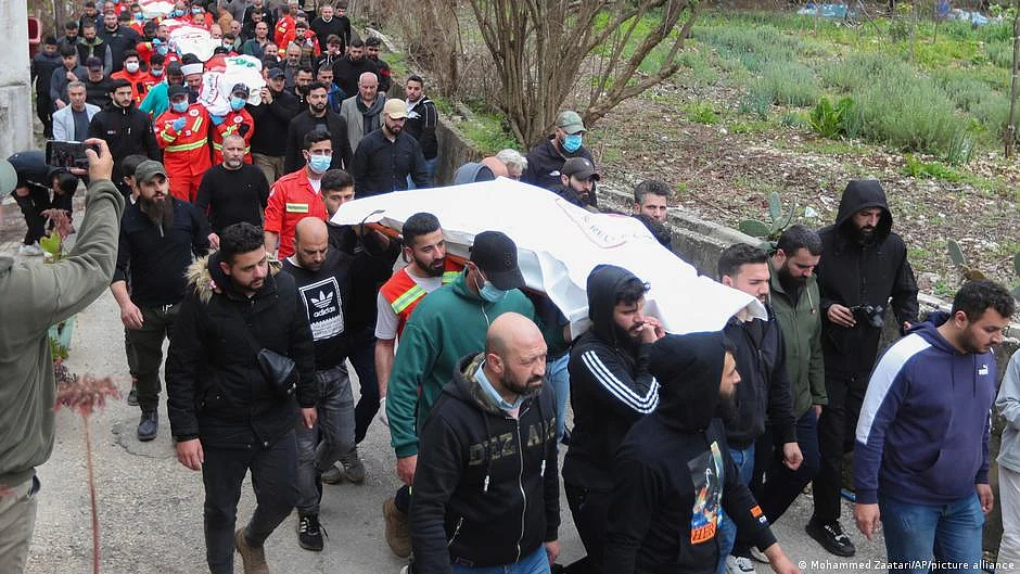 Lebanon said the people killed overnight were "rescuers"; Israel called them "terrorists" (photo: DW)