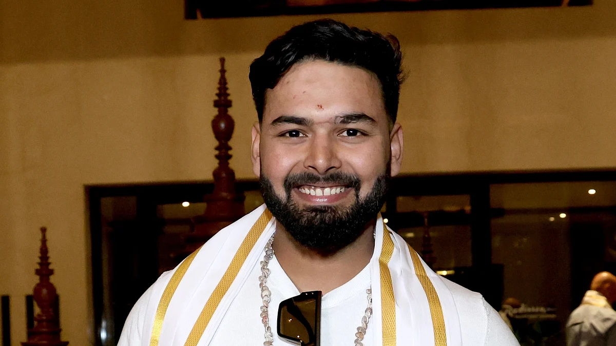 Rishabh Pant being welcomed on joining the Delhi Capitals camp in Vizag on 12 March (photo: Delhi Capitals)
