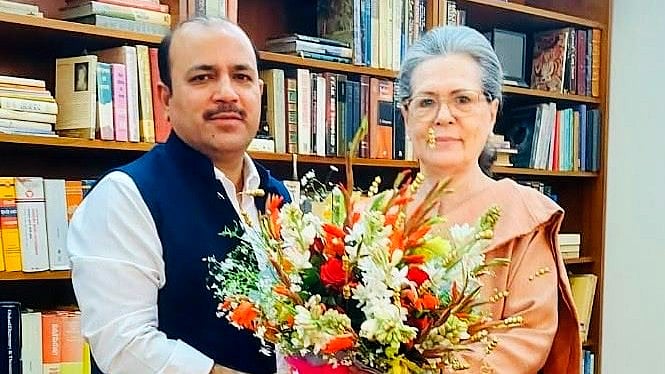 Danish Ali with Congress Parliamentary committee chairperson Sonia Gandhi (photo: @KDanishAli/X)
