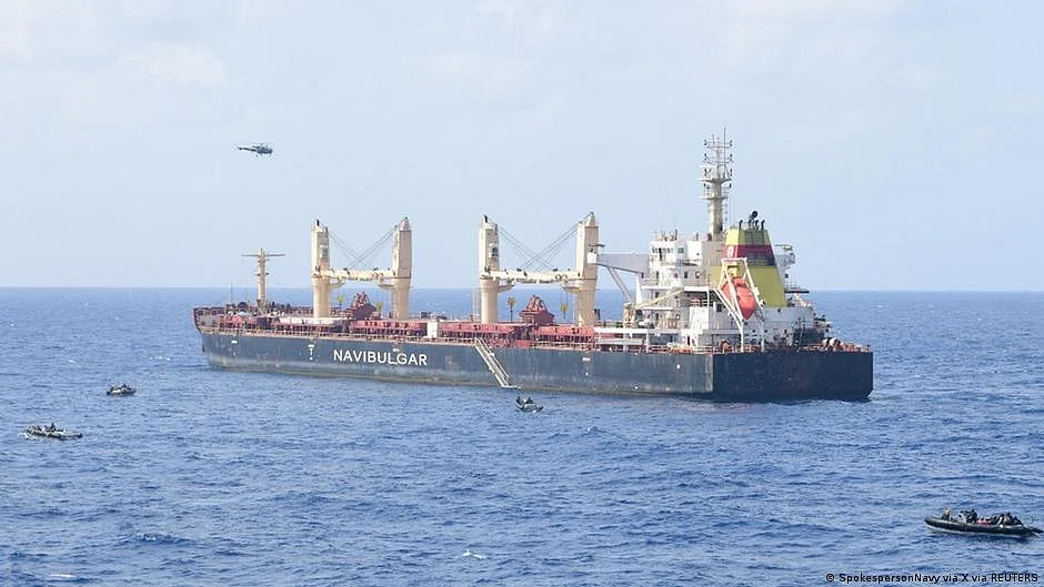 India's navy stepped up anti-piracy patrols last year following a surge in maritime assaults. (photo: DW)