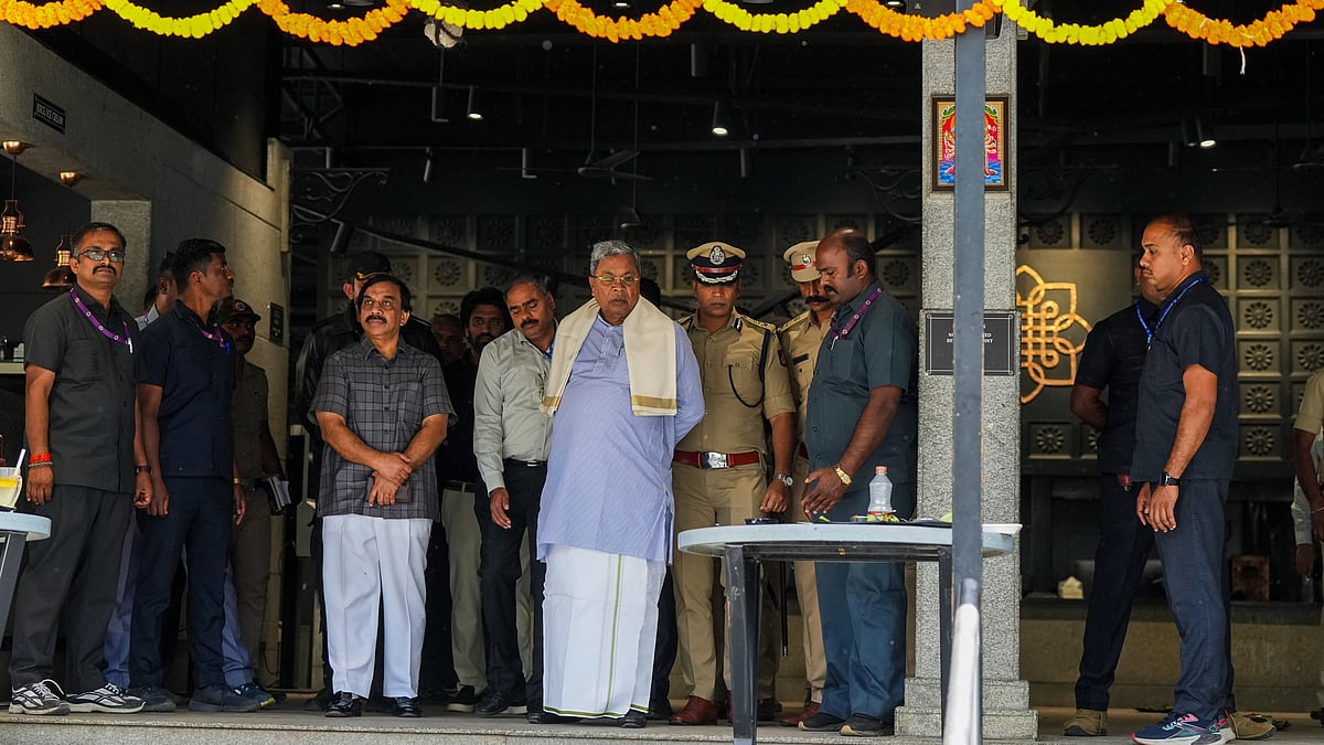 Karnataka CM Siddaramaiah visits the Rameshwaram Cafe blast site in Bengaluru (photo: PTI)