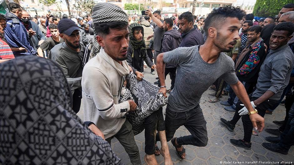Palestinians had sought shelter at hospitals after fleeing fighting between Israeli forces and Hamas. (photo: DW)