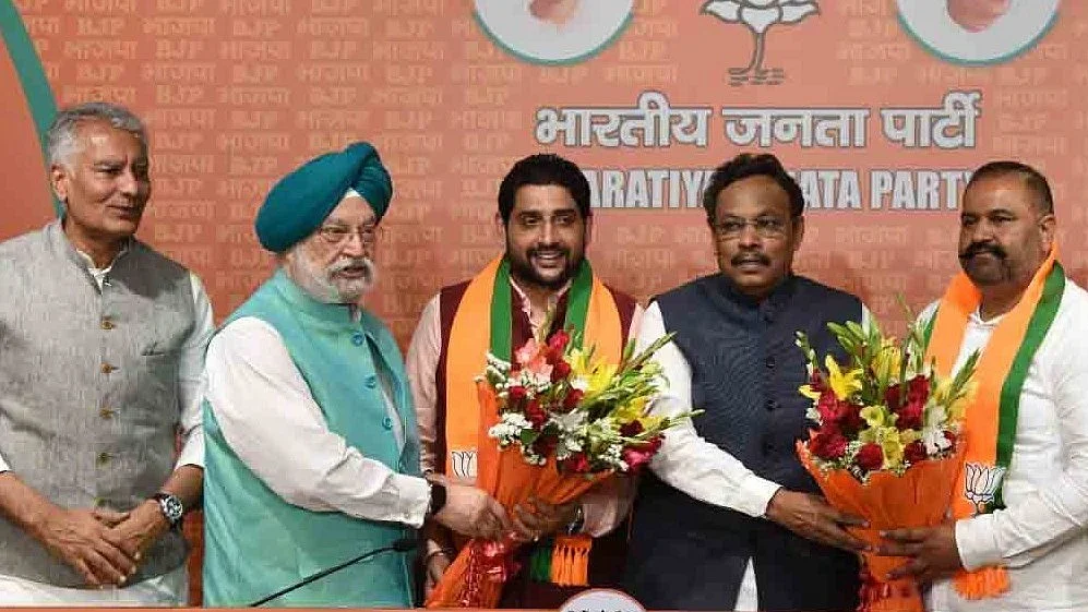 Sushil Kumar Rinku and Sheetal Angural join the BJP (photo courtesy: bjp.org)