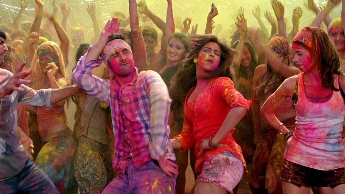 A still from the chartbuster 'Balam pichkari...' song from YJHD