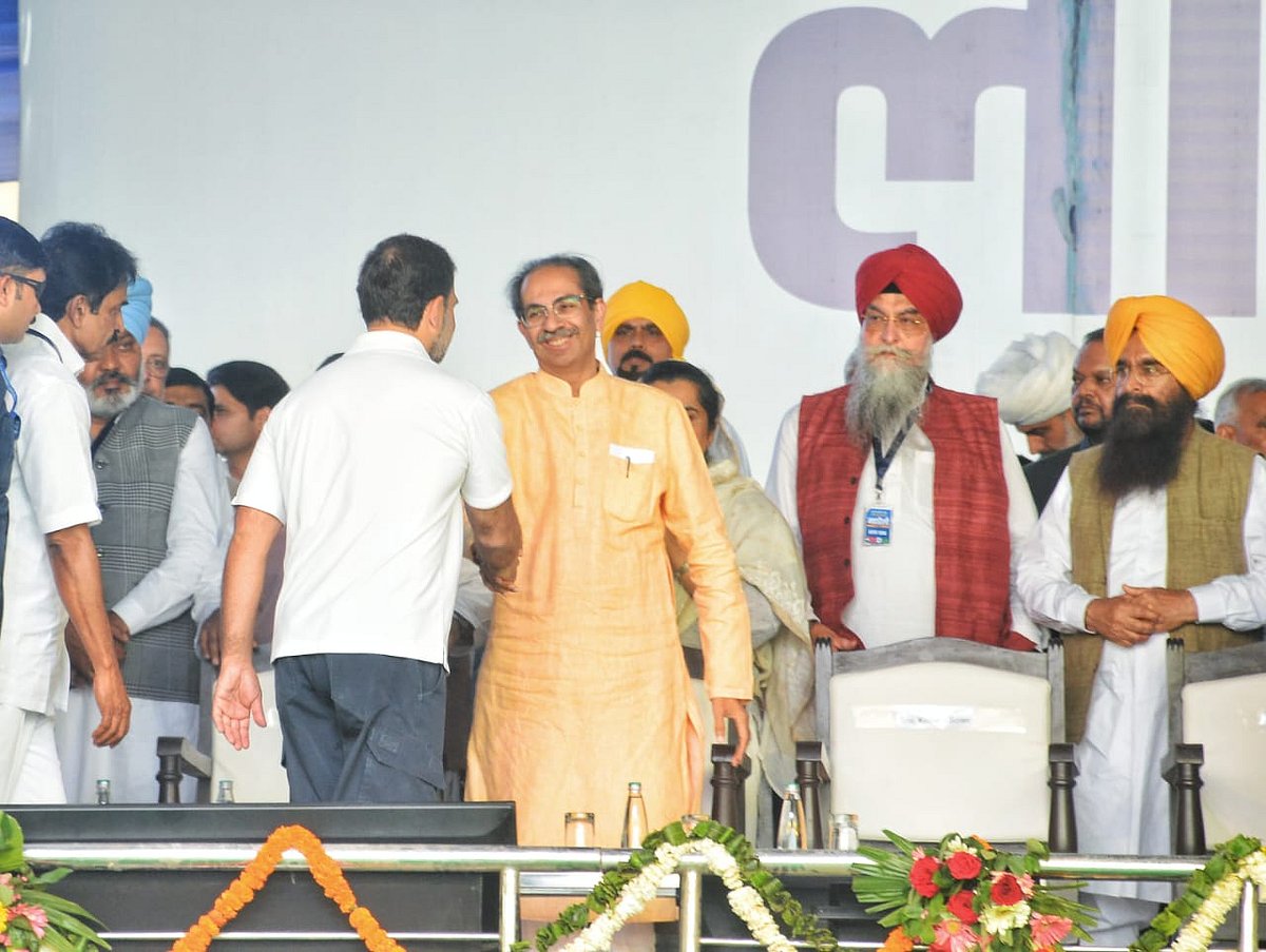 Rahul Gandhi and Uddhav Thackeray at the rally