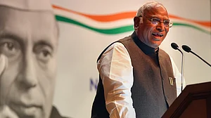 PM Modi abusing Gandhi family as he has nothing to his credit, says Kharge