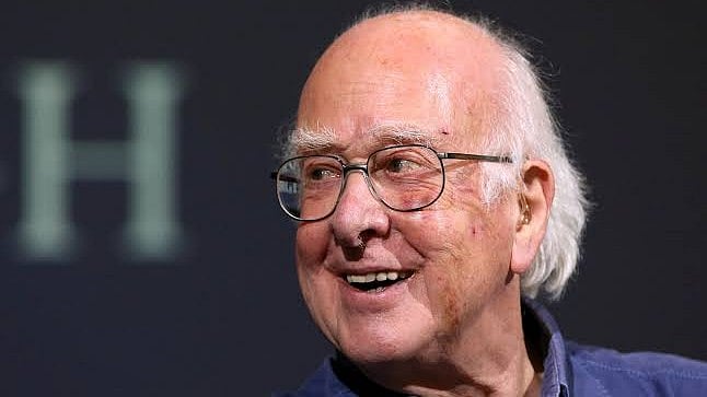 Elon Musk calls Peter Higgs a "smart human" on his demise