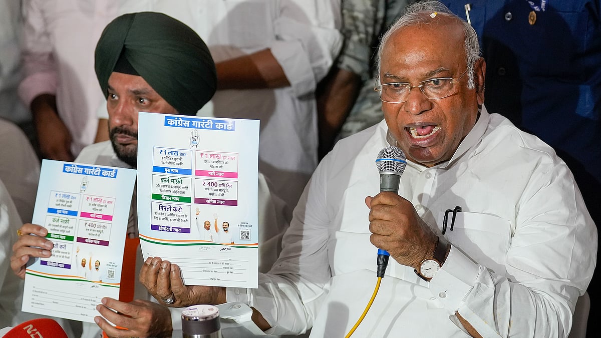 Mallikarjun Kharge addresses media in New Delhi on 3 April (photo: PTI)