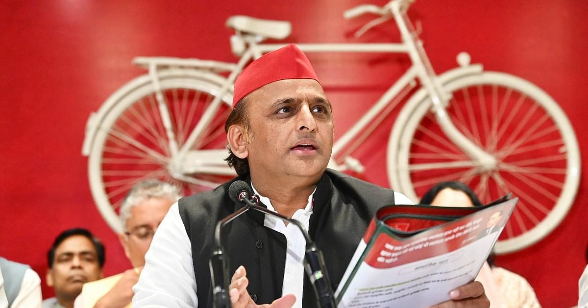 Akhilesh seeks Aadhaar-linked voter lists, biometric checks at polling booths