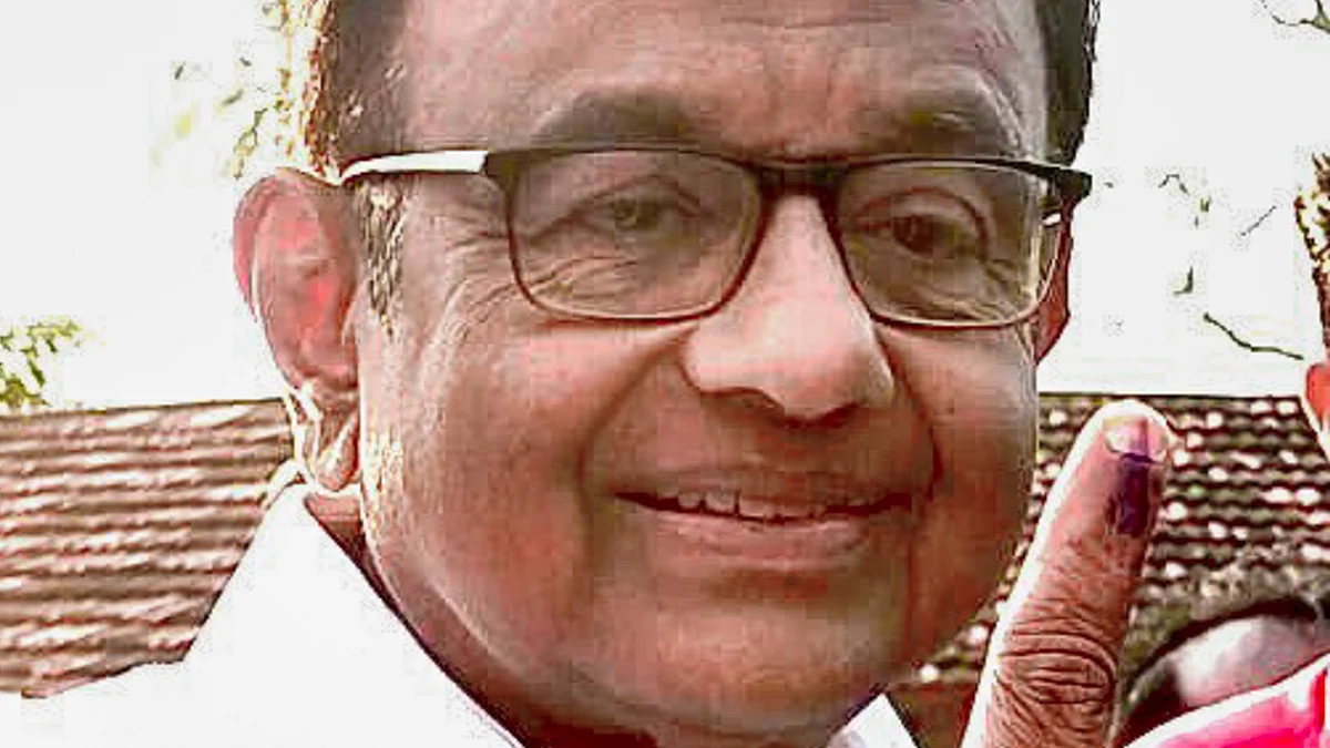 Congress leader P. Chidambaram after casting his vote in Sivaganga district on 19 April (photo: PTI)