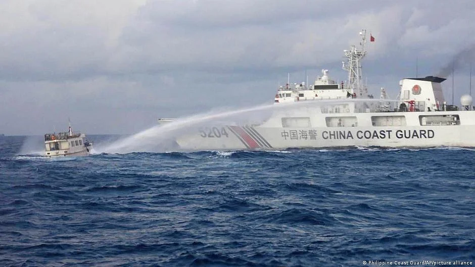 Chinese coast guard boats frequently attack smaller craft with water cannon (photo: DW)
