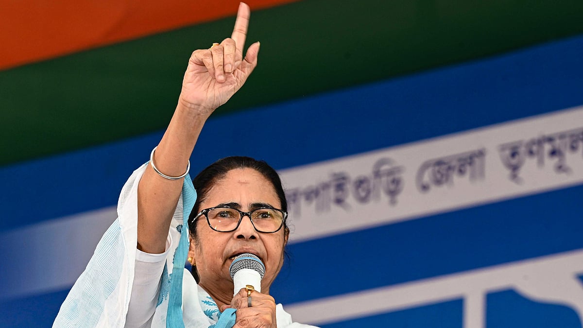 Choppers of Abhishek, Rahul Gandhi searched, Mamata slams Central agencies