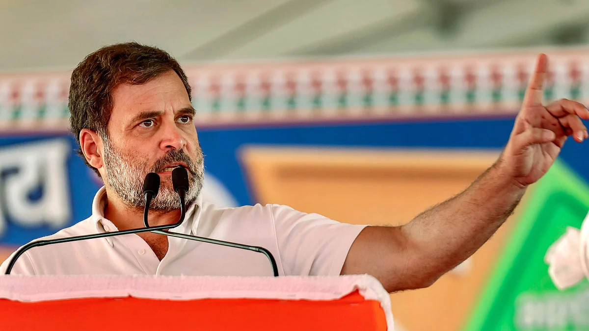 Congress leader Rahul Gandhi at a public meeting in Seoni district on 8 April (photo: PTI)