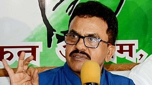 Congress expels Sanjay Nirupam for 6 yrs for indiscipline, making anti-party statements