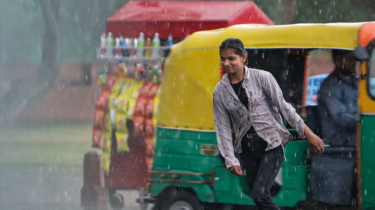 Rains in parts of Delhi-NCR, more likely on Sunday