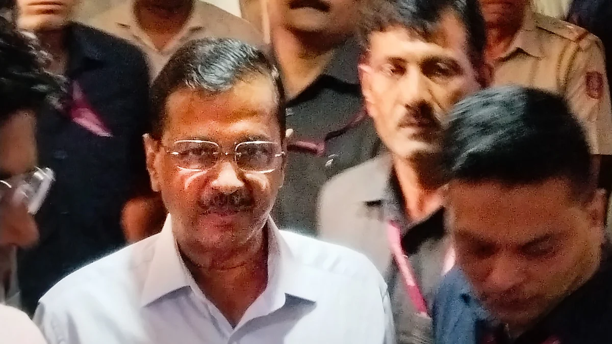 Arvind Kejriwal at Delhi's Rouse Avenue Court (photo: PTI)