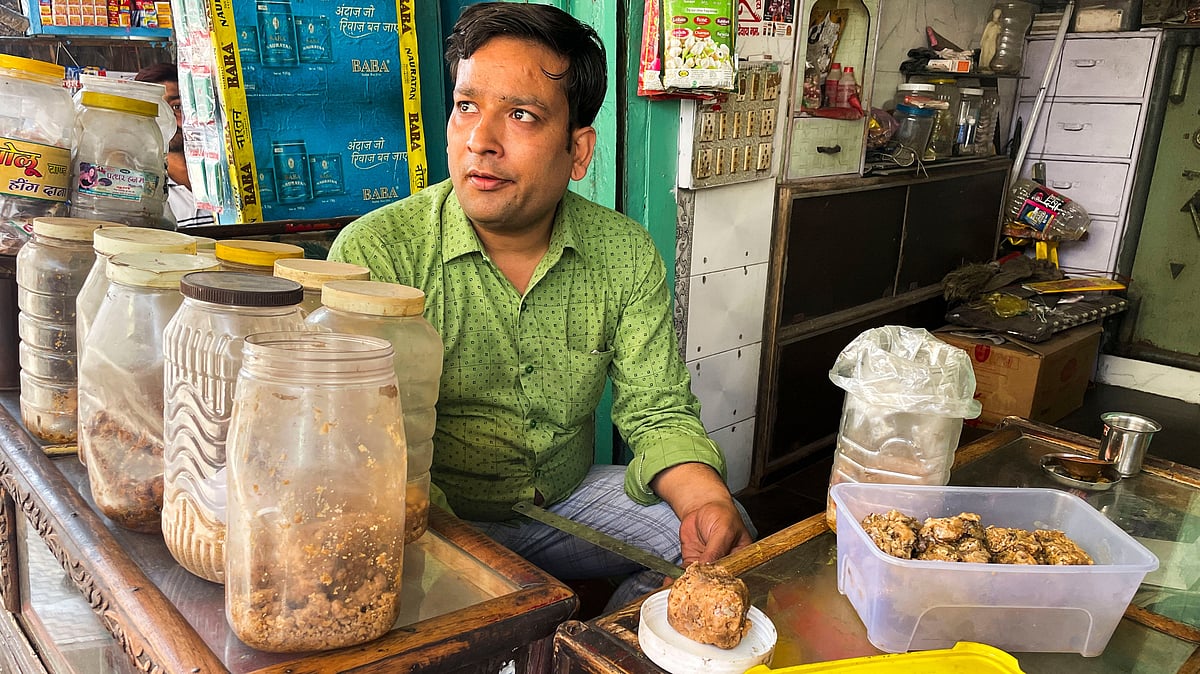 LS polls: In Hathras hing market, neglect, discontent dominate discourse