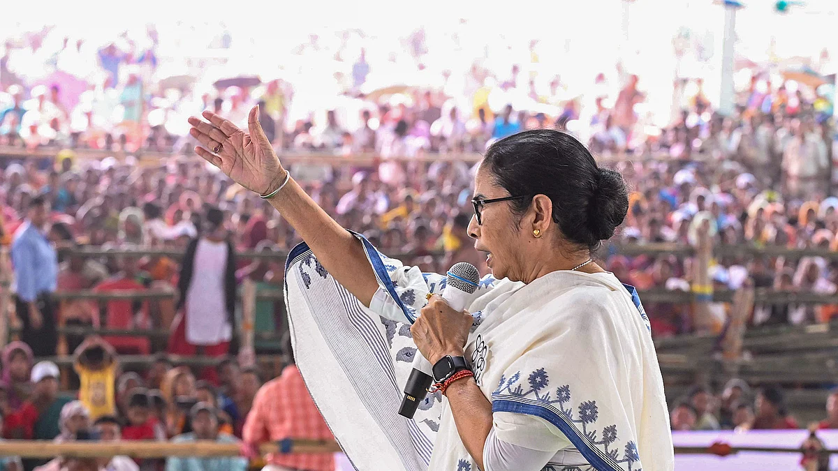 TMC chief Mamata Banerjee addresses a public meeting in Malda on Saturday 20 April (photo: PTI)