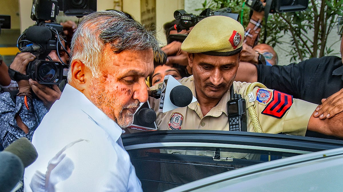 Maliwal 'assault' case: Police register FIR, Kejriwal's aide named as accused