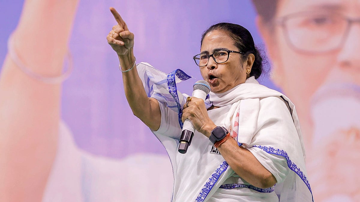 Don't play with self-respect and dignity of Bengal's women, Mamata tells Modi