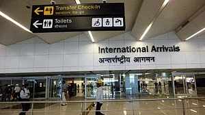 At least 8 Delhi hospitals, IGI Airport receive bomb threats through emails; probe underway
