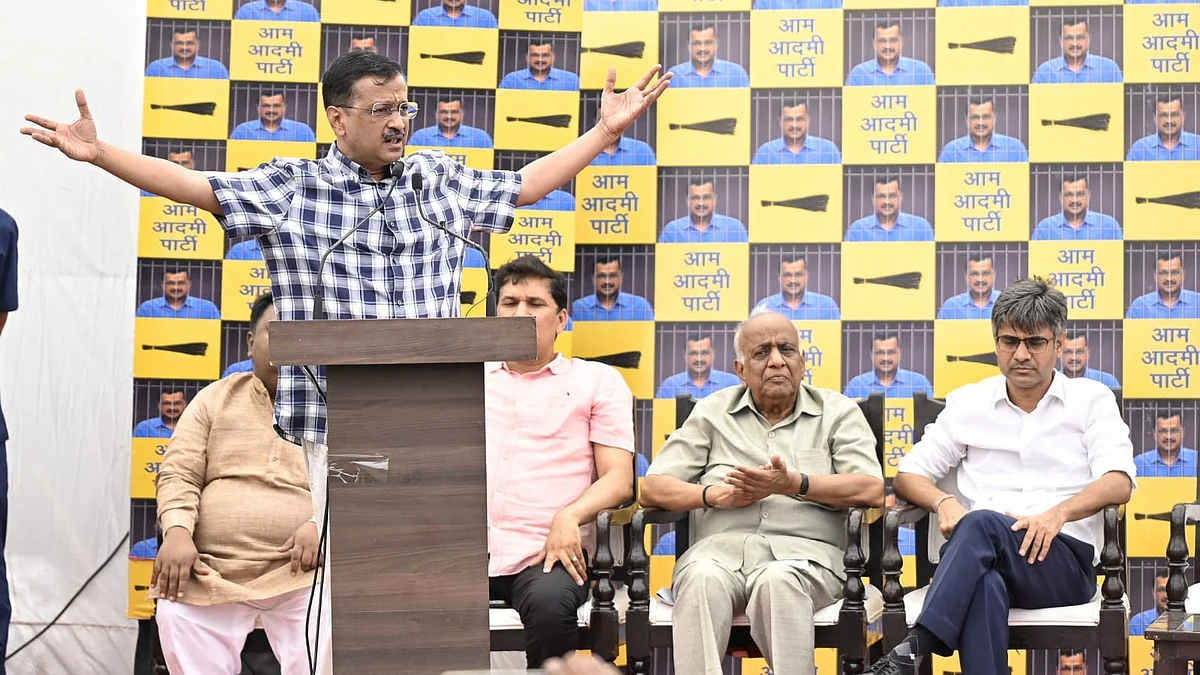 Arvind Kejriwal addresses a press conference in New Delhi on 11 May (photo: Vipin/National Herald)