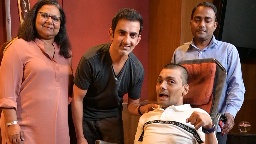 Gautam Gambhir meets a KKR fan of their last home game (photo courtesy: KKR)