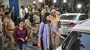 "Spreading lies": Maliwal threatens to take Delhi ministers to court