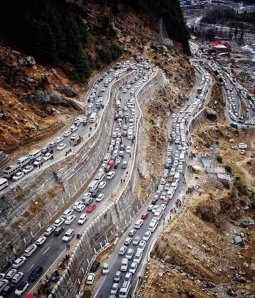 A traffic snarl in Manali 