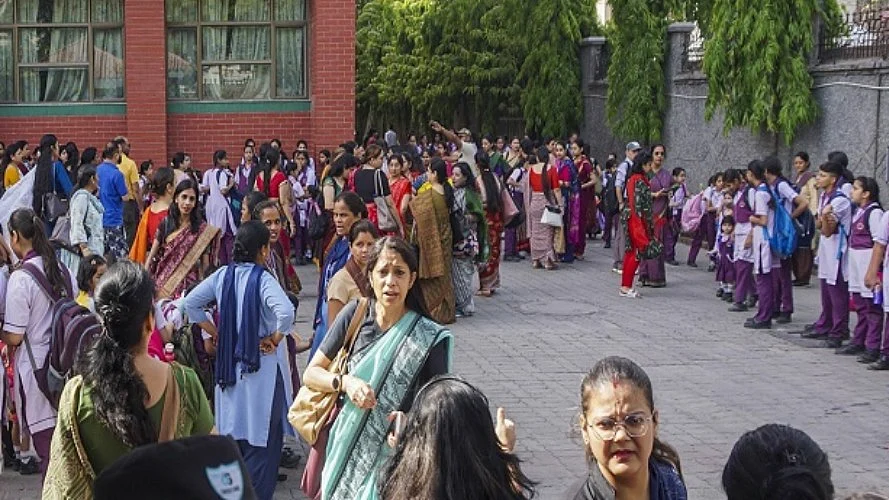 Representative image of schoolchildren gathered outside their school building (photo: HumaraBihar/X)