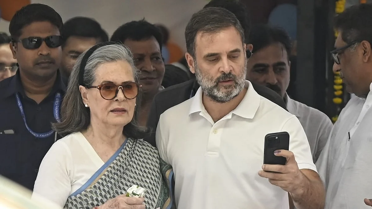 Rahul Gandhi takes a selfie with mother Sonia Gandhi after casting their vote (Photo: Vipin)