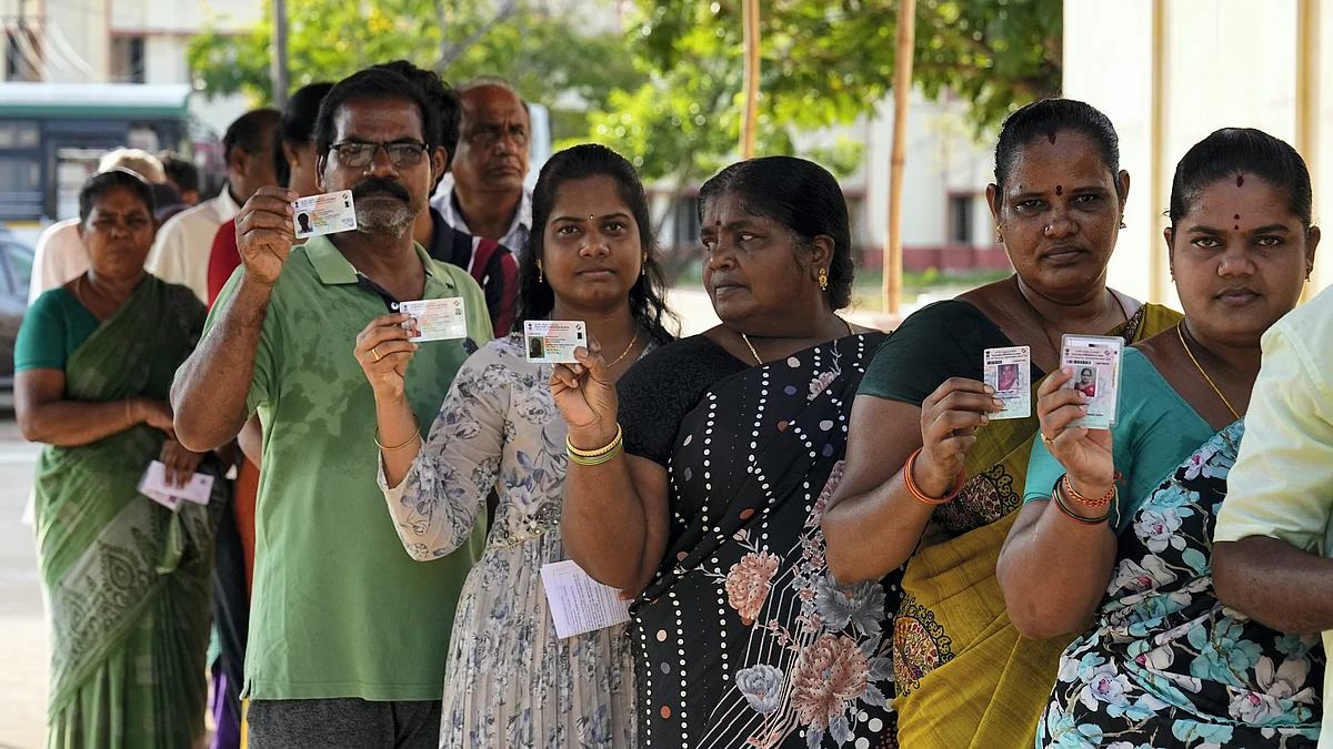 People at a polling station during the 4th phase of Lok Sabha elections, Kanpur, 13 May 2024