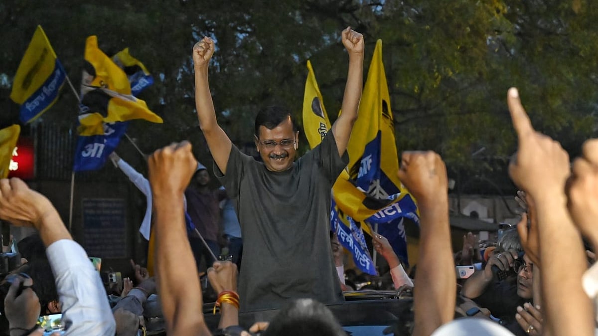 CM Kejriwal exults along with AAP supporters