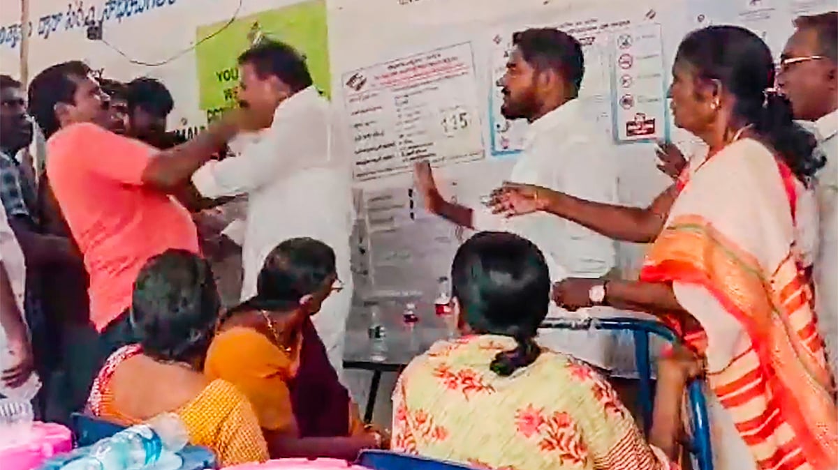 LS polls 4th phase: Over 62 per cent turnout, violence in Andhra, Bengal