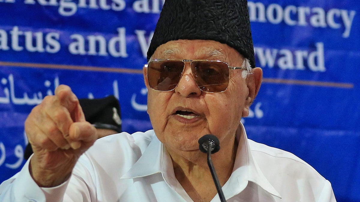 National Conference leader Farooq Abdullah accuses J&K administration of harassing party workers (photo: PTI)