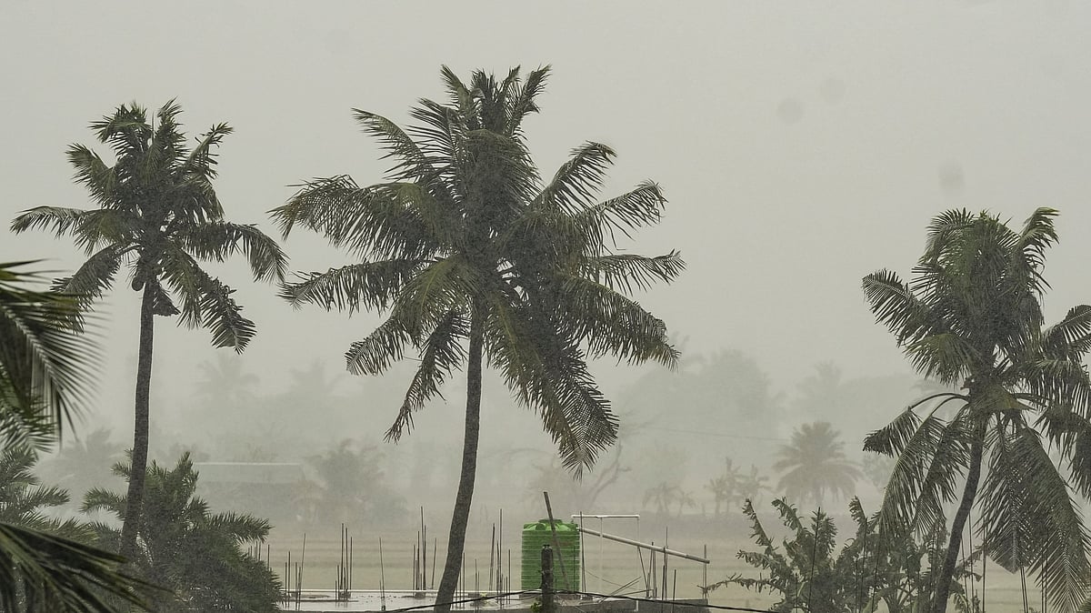 Heavy rain lashes Dumka district