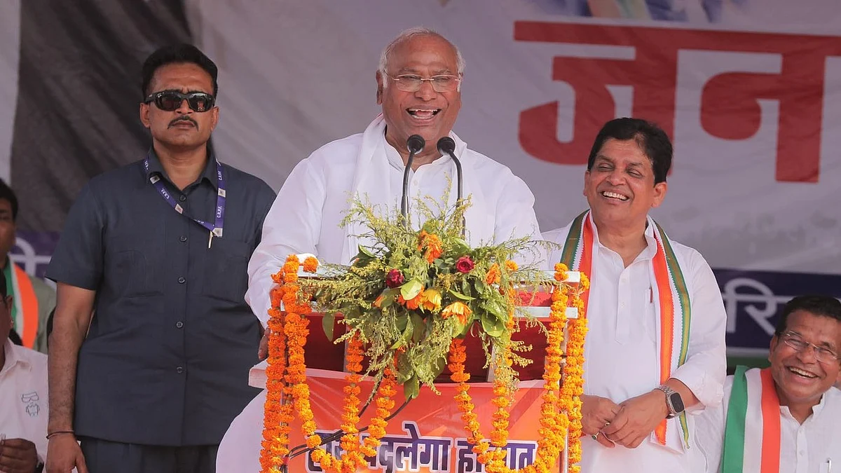 Mallikarjun Kharge at a rally in Janjgir-Champa, Chhattisgarh (photo: @kharge/X)