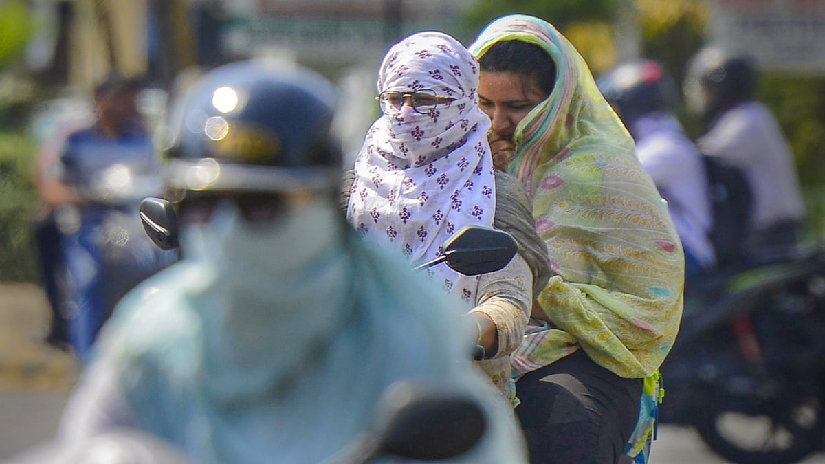 Exposure to high temperature for a prolonged time can lead to heat stroke, says doctor (photo: PTI)