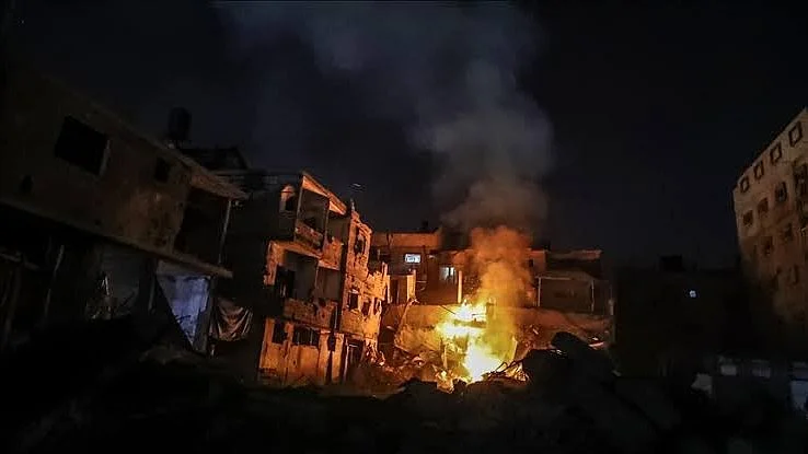 Israeli airstrike on the densely populated area in Rafah (photo: @sitkiaslanhan/X)