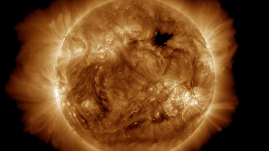 A powerful geomagnetic storm, classified as "extreme" by NOAA, disrupted GPS, satellite navigation, and technology on Friday, 10 May (photo: @NOAA/X)
