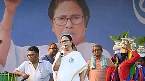 West Bengal chief minister Mamata Banerjee campaigns on behalf of Trinamool candidate June Malia in Midnapore (photo courtesy @tofajjalsk8146/X)