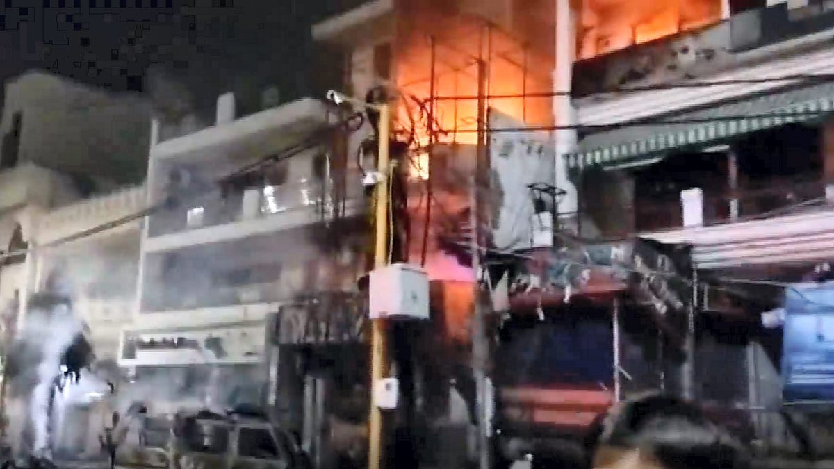 Locals turn heroes, risk lives to rescue babies from burning Delhi hospital
