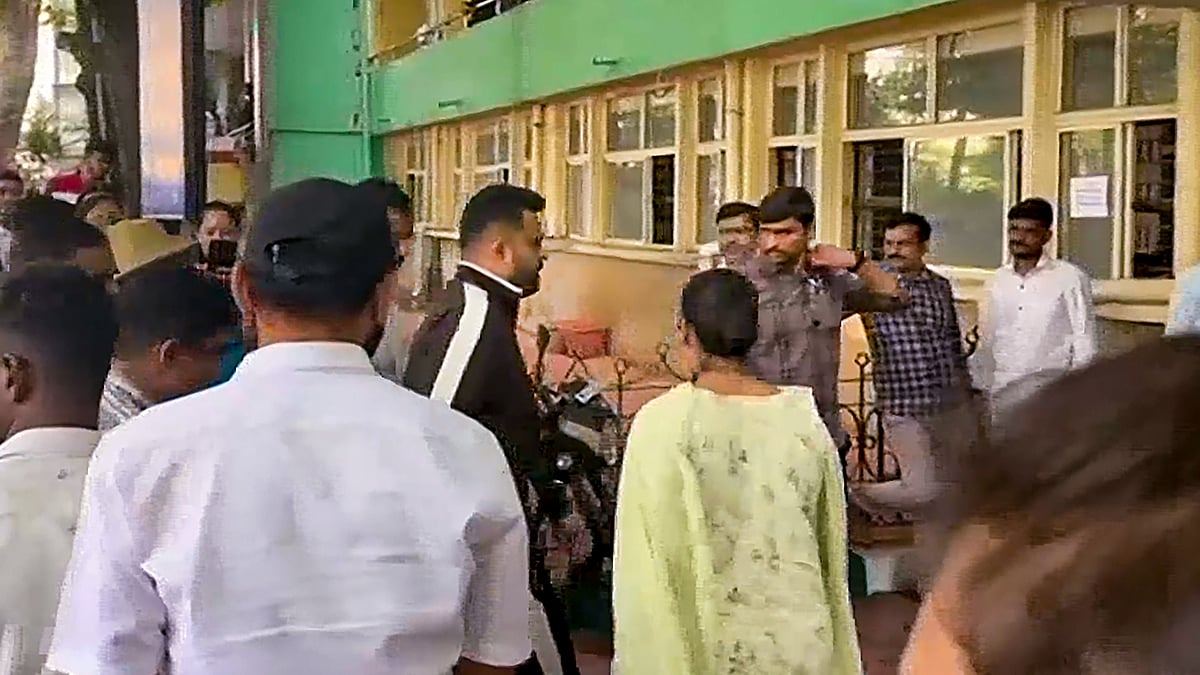 Prajwal Revanna being produced at Bengaluru court on 6 June (photo: PTI)