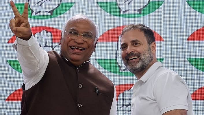 Mallikarjun Kharge with Rahul Gandhi (photo: @PolitiX_OG/X)