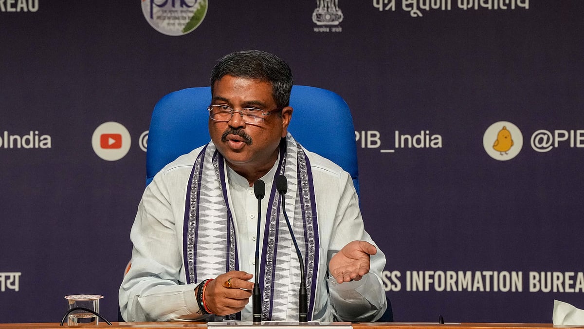 CPI(M) demands HRD minister's resignation over paper-leak row